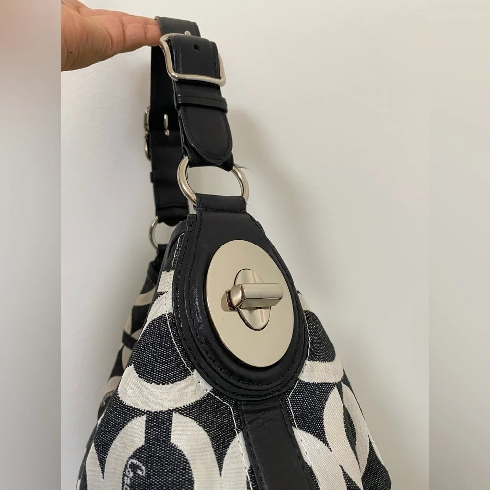 Coach vintage black and white shoulder bag